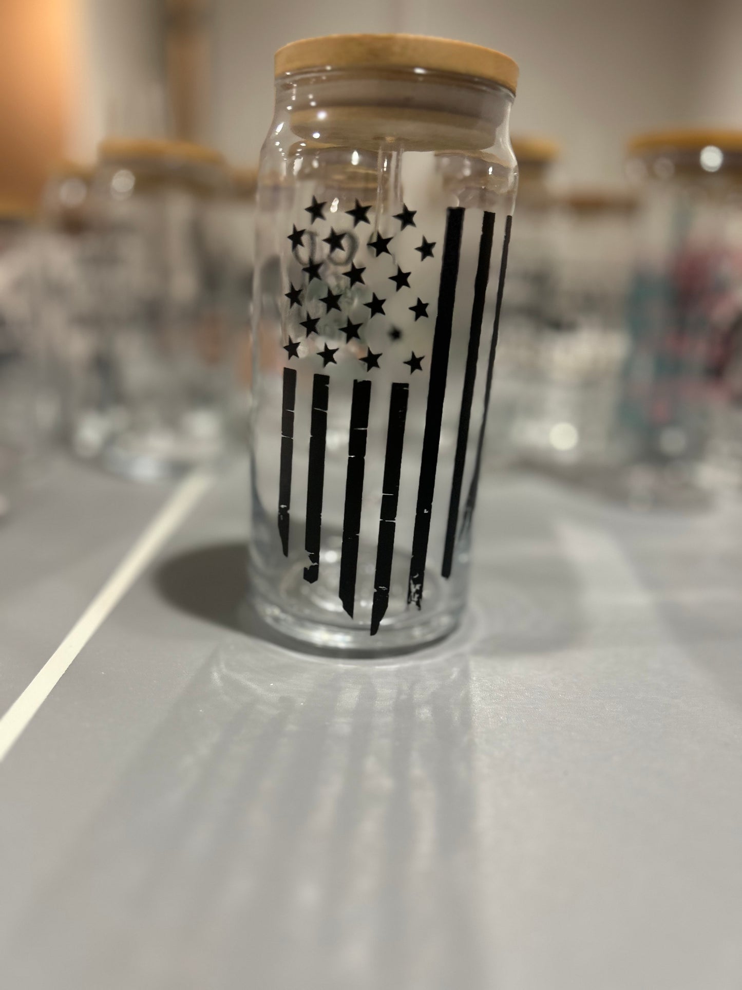 Patriotic 20oz Glass Tumbler with American Flag – Bamboo Lid & Straw