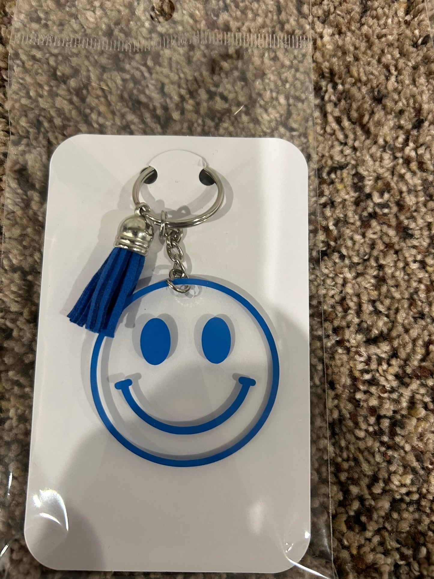 Smiley Face Keychain – Carry a Little Happiness Everywhere!