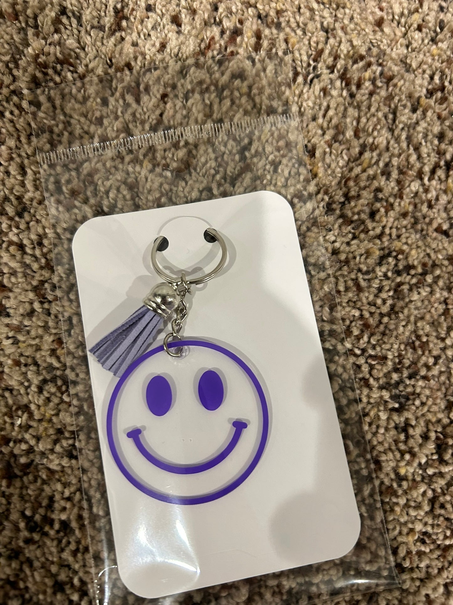 Smiley Face Keychain – Carry a Little Happiness Everywhere!