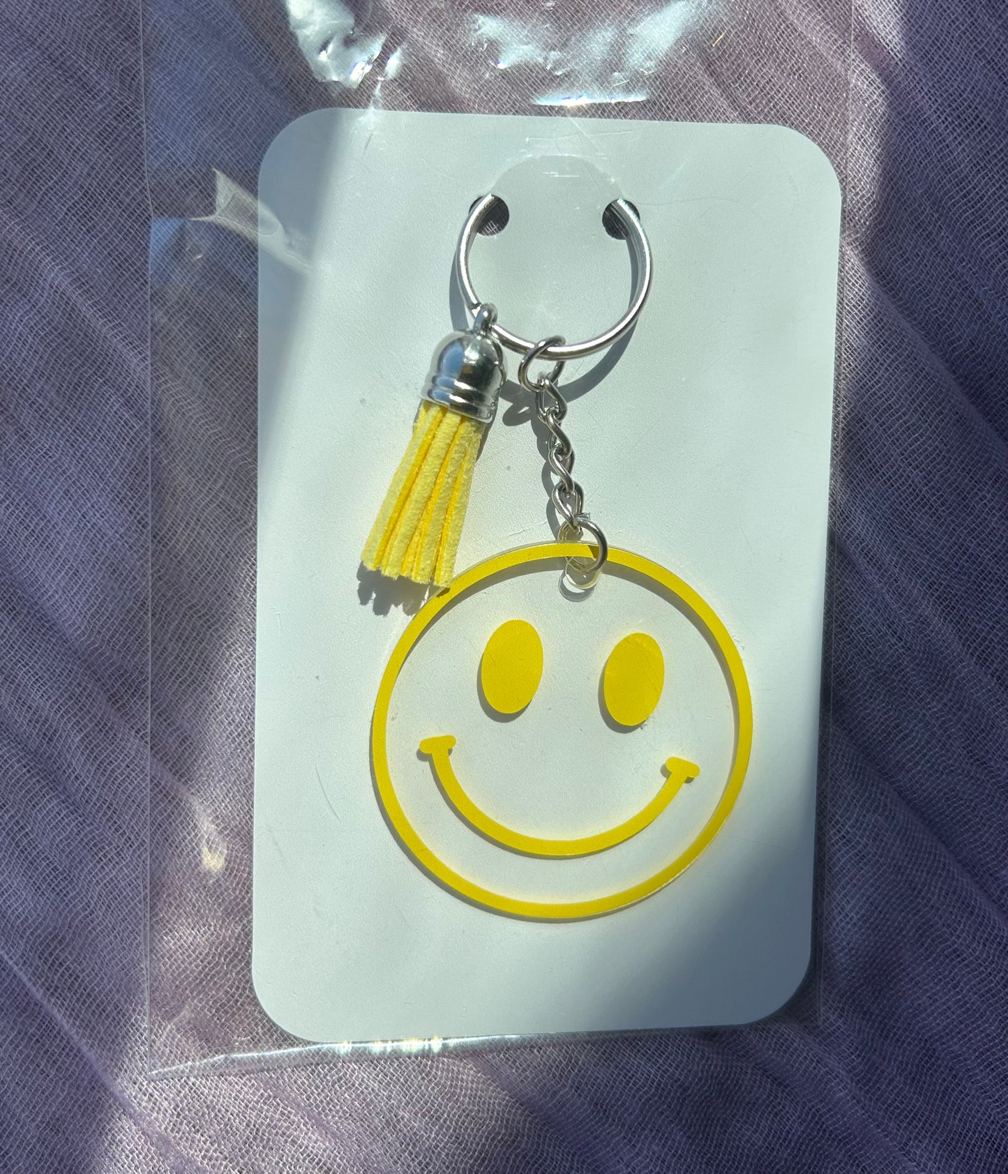 Smiley Face Keychain – Carry a Little Happiness Everywhere!